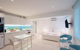 Cute And Convenient Studio In Athens Center